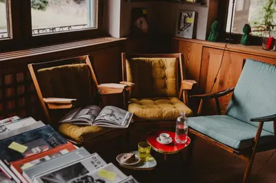 Ein Sitzbereich in der Unterkunft SEEBICHL Adults Only Designhotel lake - pool & dine