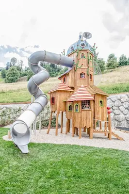 Ein Kinderspielbereich in der Unterkunft Familienhotel Christoph