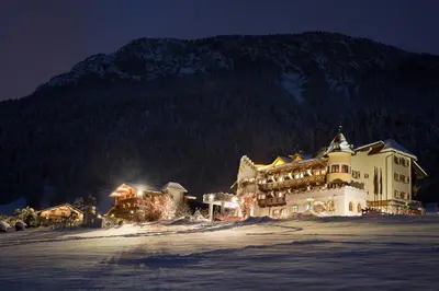Ein allgemeiner Bergblick oder ein Berglick von des Hotels aus