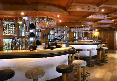 Lounge oder Bar in der Unterkunft JUFA Alpenhotel Saalbach