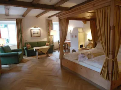 Ein Sitzbereich in der Unterkunft Hotel Tiefenbrunner