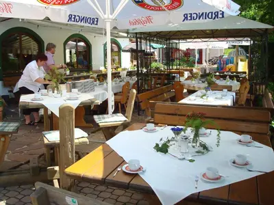 Ein Restaurant oder anderes Speiselokal in der Unterkunft Sport und Familienhotel Klausen