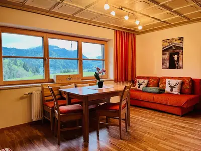 Ein Sitzbereich in der Unterkunft Ferienwohnung Buchau