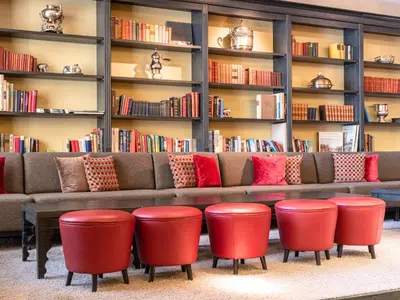 Ein Sitzbereich in der Unterkunft Hotel Kaiserhof Kitzbühel, 4 Sterne Superior