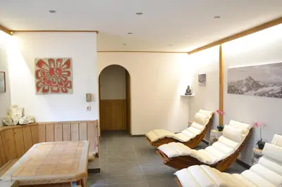 Ein Sitzbereich in der Unterkunft Hotel Aurach