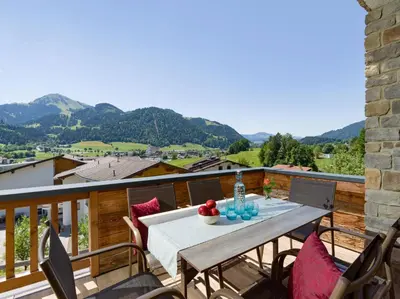 Ein allgemeiner Bergblick oder ein Berglick von des Hotels aus