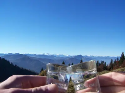 Ein allgemeiner Bergblick oder ein Berglick von des Hotels aus