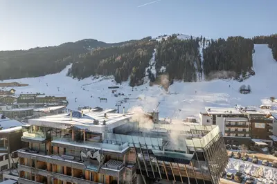 Ein allgemeiner Bergblick oder ein Berglick von des Hotels aus