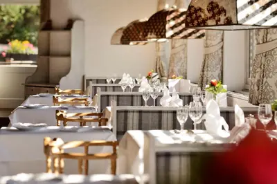 Ein Restaurant oder anderes Speiselokal in der Unterkunft Hotel Der Bär
