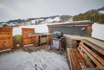 Ein allgemeiner Bergblick oder ein Berglick von der Ferienwohnung aus