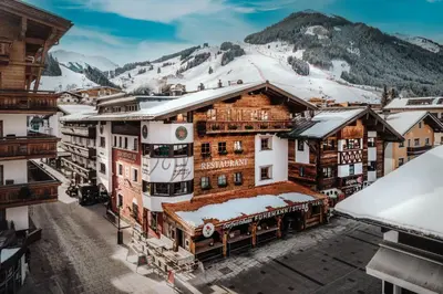 Ein allgemeiner Bergblick oder ein Berglick von des Hotels aus