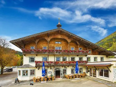 Ein allgemeiner Bergblick oder ein Berglick von der Ferienwohnung aus