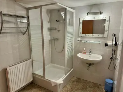 Ein Badezimmer in der Unterkunft Alpenlodge, Ferienwohnung 6