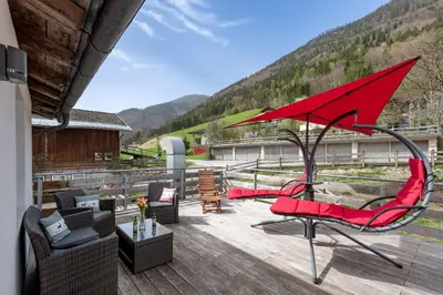 Ein allgemeiner Bergblick oder ein Berglick von der Ferienwohnung aus