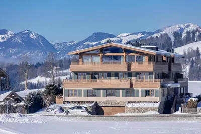 Ein allgemeiner Bergblick oder ein Berglick von der Ferienwohnung aus
