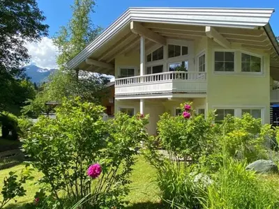 Ein Garten an der Unterkunft Buchensteinblick