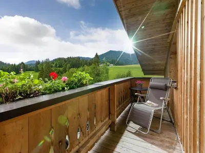 Ein allgemeiner Bergblick oder ein Berglick von der Ferienwohnung aus