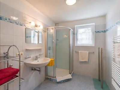 Ein Badezimmer in der Unterkunft Haus Talblick