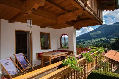 Ein allgemeiner Bergblick oder ein Berglick von der Ferienwohnung aus
