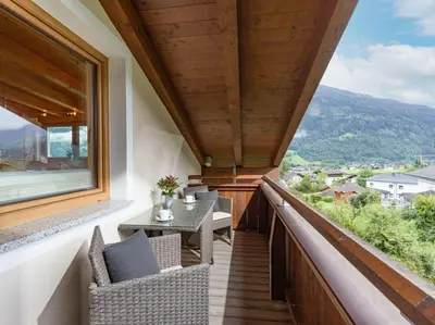 Ein allgemeiner Bergblick oder ein Berglick von der Ferienwohnung aus