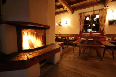 Ein Restaurant oder anderes Speiselokal in der Unterkunft Montana Hochfügen