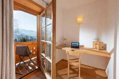 Ein allgemeiner Bergblick oder ein Berglick von der Ferienwohnung aus