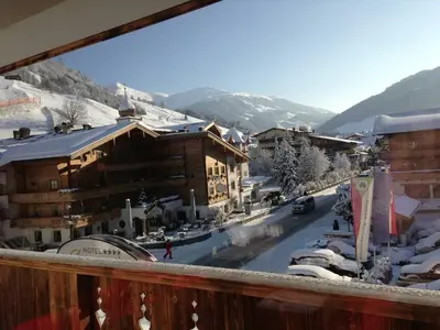 Ein allgemeiner Bergblick oder ein Berglick von der Ferienwohnung aus