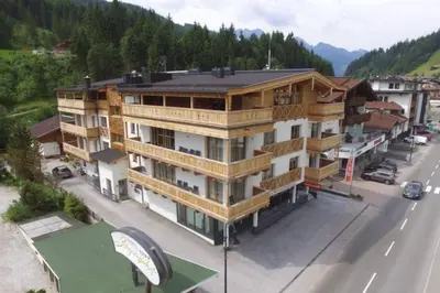 Ein allgemeiner Bergblick oder ein Berglick von der Ferienwohnung aus