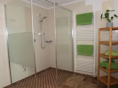 Ein Badezimmer in der Unterkunft Sonnau vacation apartment near Wildkogelarena