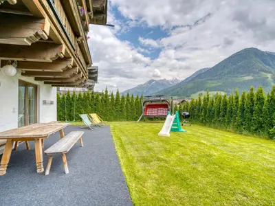 Ein allgemeiner Bergblick oder ein Berglick von der Ferienwohnung aus