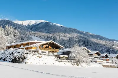 Ein allgemeiner Bergblick oder ein Berglick von der Ferienwohnung aus