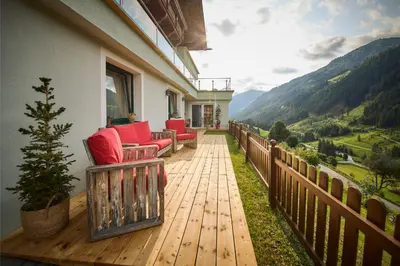 Ein allgemeiner Bergblick oder ein Berglick von der Ferienwohnung aus