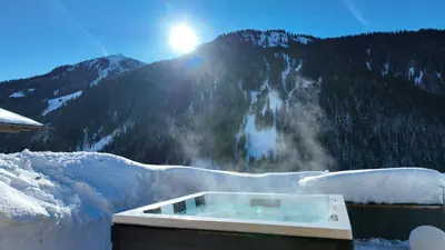 Ein allgemeiner Bergblick oder ein Berglick von der Ferienwohnung aus