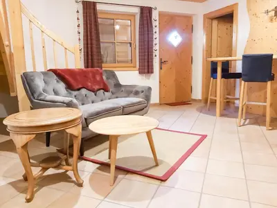 Ein Sitzbereich in der Unterkunft Chalet Königsleiten 168