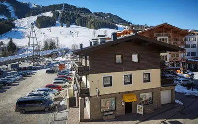 Ein allgemeiner Bergblick oder ein Berglick von der Ferienwohnung aus
