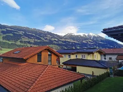 Ein allgemeiner Bergblick oder ein Berglick von der Ferienwohnung aus