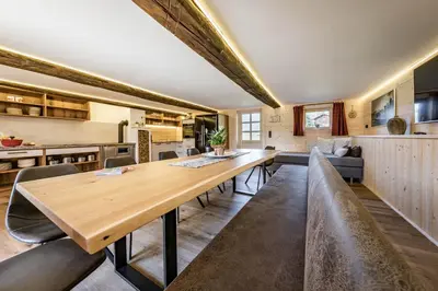 Ein Sitzbereich in der Unterkunft STAUDACH - Alpinresidenz Zillertal