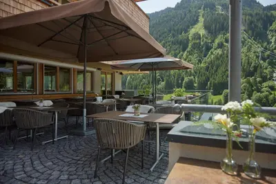 Ein allgemeiner Bergblick oder ein Berglick von des Hotels aus