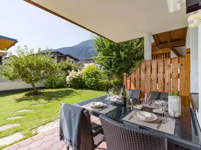 Ein allgemeiner Bergblick oder ein Berglick von der Ferienwohnung aus