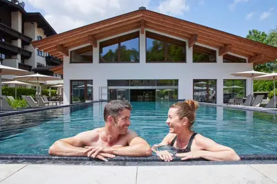 Der Swimmingpool an oder in der Nähe von Das Walchsee Resort