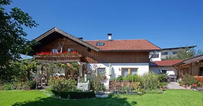 Ein Garten an der Unterkunft Ferienwohnung Maria