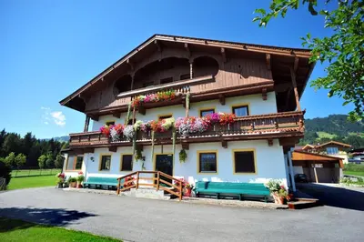 Das Gebäude in dem sich die Pension befindet