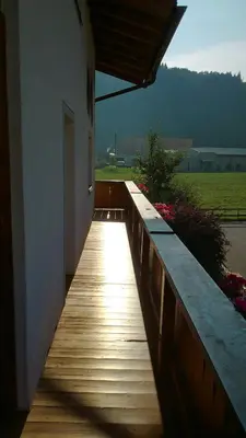 Ein allgemeiner Bergblick oder ein Berglick von der Ferienwohnung aus