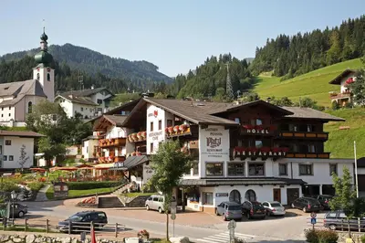 Ein allgemeiner Bergblick oder ein Berglick von des Hotels aus