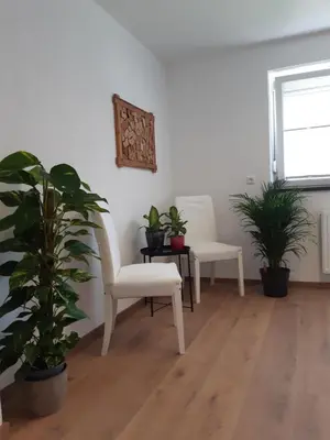 Ein Sitzbereich in der Unterkunft Ferienwohnung - Gwiggner Daniela im Haus Bergfried