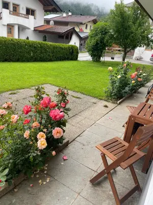 Ein Garten an der Unterkunft Ferienwohnung - Gwiggner Daniela im Haus Bergfried