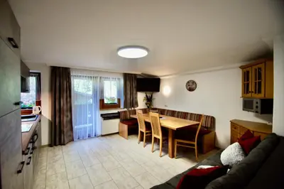 Ein Sitzbereich in der Unterkunft Gästehaus Aigner