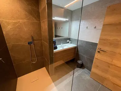 Ein Badezimmer in der Unterkunft Landhaus Zillertal