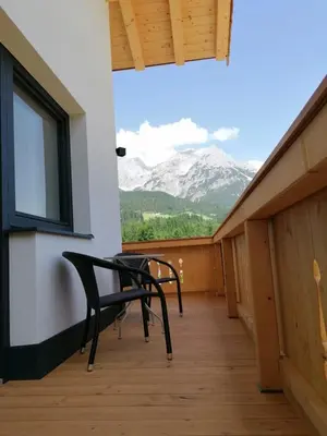 Ein allgemeiner Bergblick oder ein Berglick von der Ferienwohnung aus