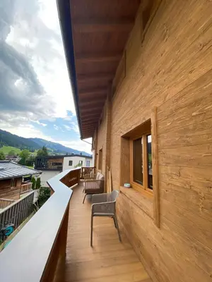 Ein Balkon oder eine Terrasse in der Unterkunft Wood Apartments by Trendlbrugger